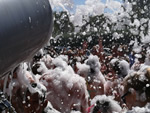 Montaje de fiesta de la espuma en Madrid